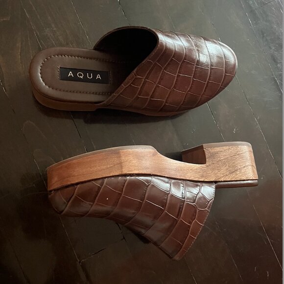 Aqua Brown Crocodile Leather Clogs with Wooden Platform, Size 6.5 - Picture 1 of 7